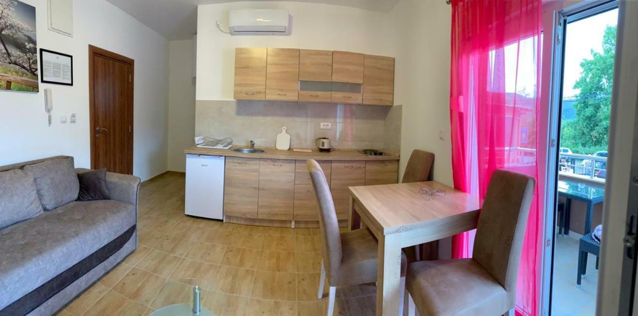 Apartmani Gaga Tivat Zewnętrze zdjęcie